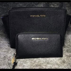 MICHAEL KORS TRAVEL SET CROSSBODY